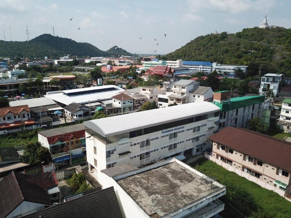 Thanyachatra Boutique Phetchaburi Buitenkant foto