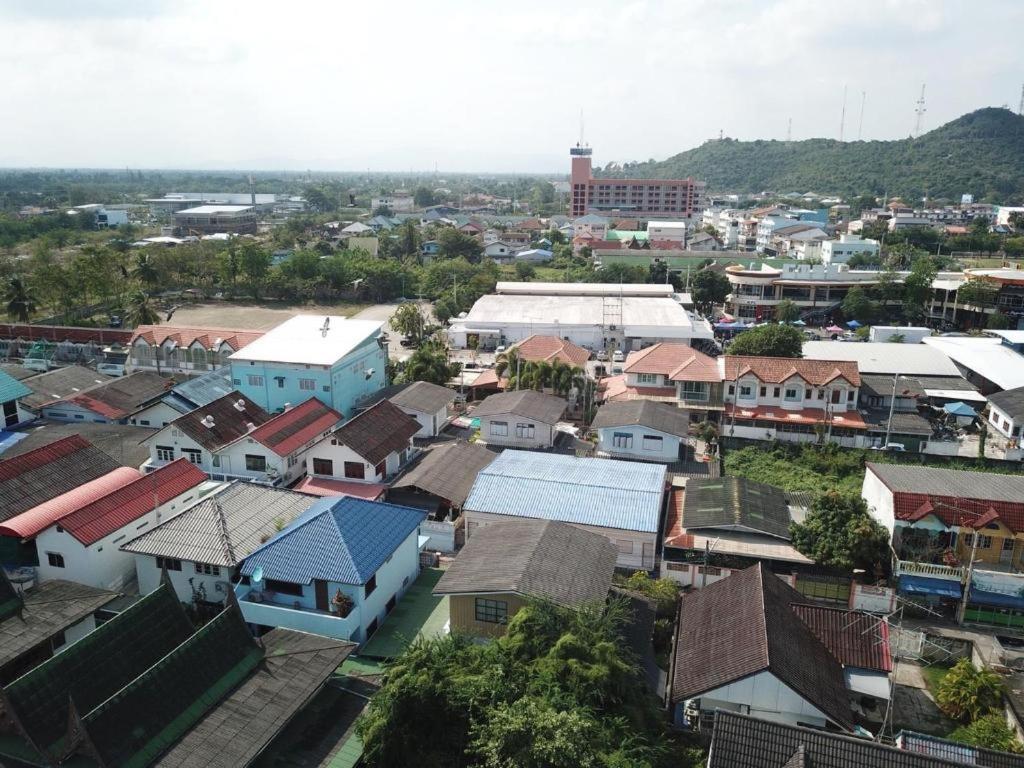 Thanyachatra Boutique Phetchaburi Buitenkant foto