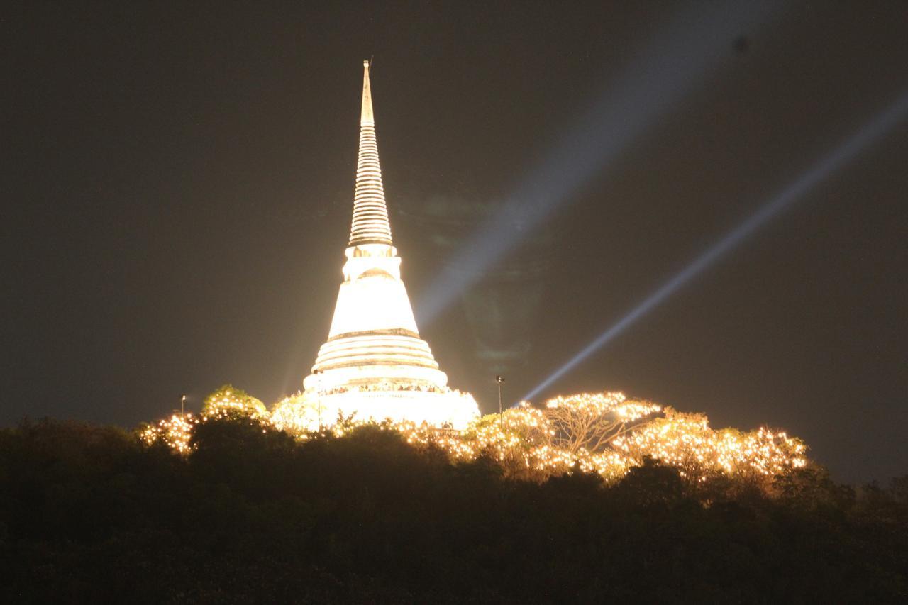 Thanyachatra Boutique Phetchaburi Buitenkant foto